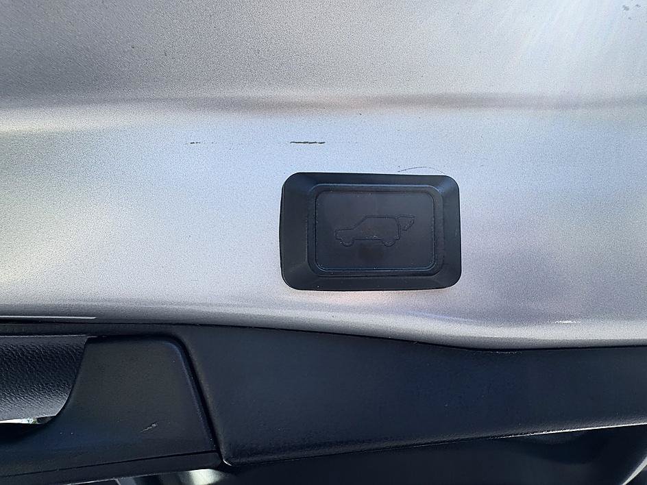 Certified 2021 Toyota RAV4 XLE w/ Convenience Package FWD image 29