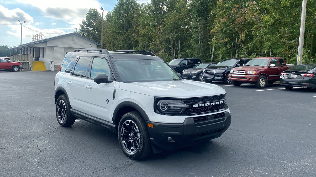 New 2026 Ford Bronco Sport Outer Banks w/ Outer Banks Tech Package+ AWD/4WD image 3