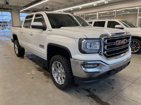 Used 2017 GMC Sierra 1500 SLE image 3