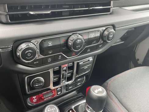 Used 2024 Jeep Wrangler Unlimited Rubicon image 29