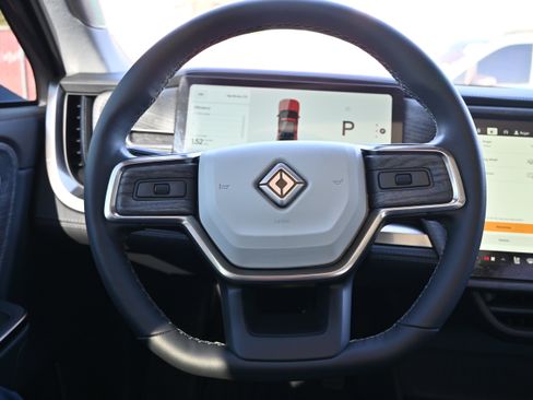 Used 2025 Rivian R1T Adventure image 31