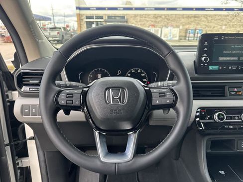 Certified 2025 Honda Pilot EX-L image 17