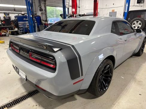Used 2022 Dodge Challenger R/T Scat Pack RWD image 5