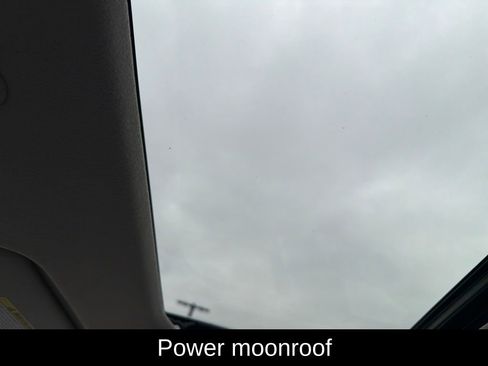 Certified 2023 Hyundai Venue SEL image 23