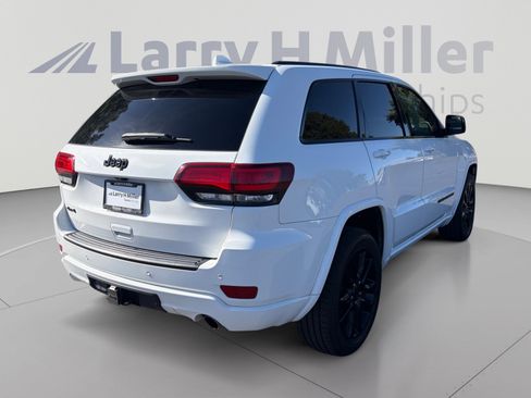 Used 2021 Jeep Grand Cherokee Laredo X AWD/4WD image 5