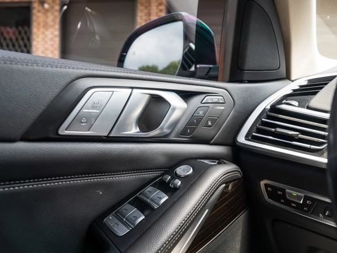 Used 2020 BMW X7 xDrive40i w/ Cold Weather Package AWD/4WD image 26