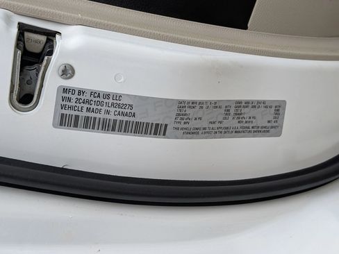 Used 2020 Chrysler Voyager Lxi image 24