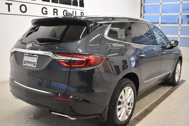 Used 2021 Buick Enclave Premium w/ Sun and Sites Package AWD/4WD image 4