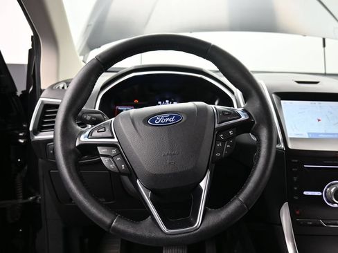 Used 2019 Ford Edge Titanium w/ Cold Weather Package AWD/4WD image 13
