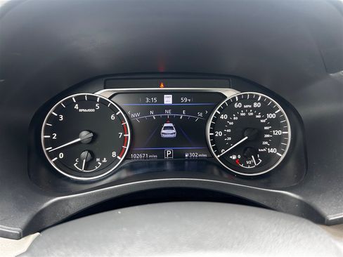 Used 2021 Nissan Altima 2.5 Platinum AWD/4WD image 18