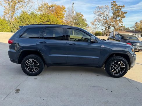 Used 2020 Jeep Grand Cherokee Trailhawk image 2