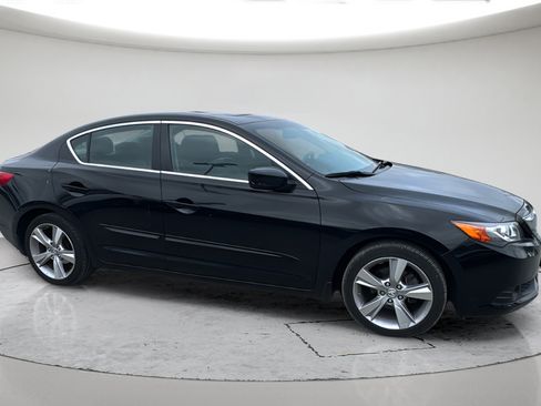 Used 2015 Acura ILX w/ Premium Package FWD image 2