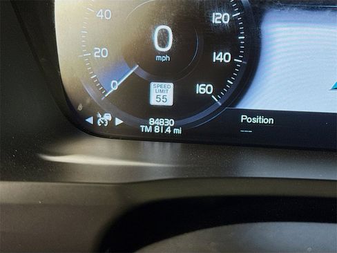 Used 2018 Volvo XC90 T5 Momentum w/ Momentum Plus Package image 12