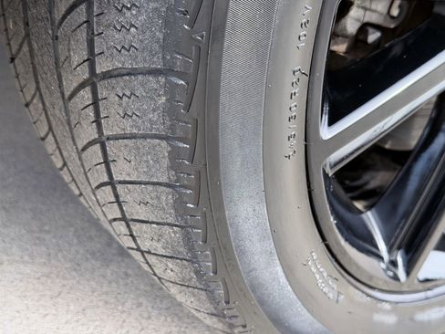 Used 2020 Ford Edge ST-Line w/ Cold Weather Package image 31