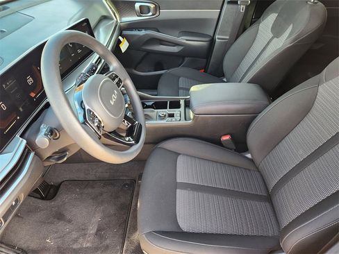 New 2025 Kia Sorento LX image 9