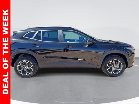 New 2025 Chevrolet Trax LT w/ Driver Confidence Package image 2