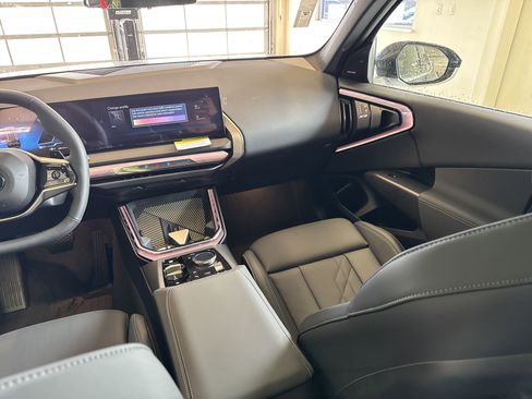 Used 2025 BMW X3 xDrive30i w/ Convenience Package image 19