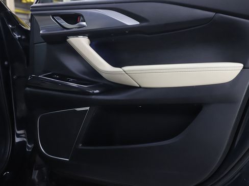 Used 2023 MAZDA CX-9 Grand Touring image 9