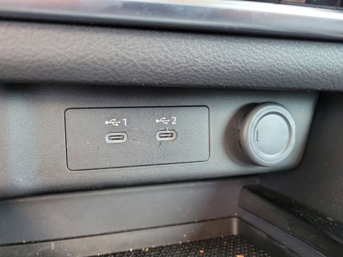 Certified 2025 Nissan Rogue SV image 25