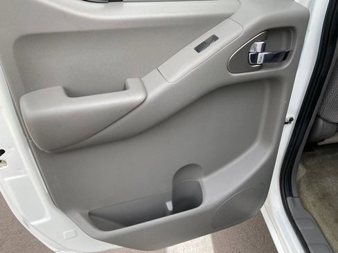 Used 2017 Nissan Frontier SV w/ SV Value Truck Package image 31