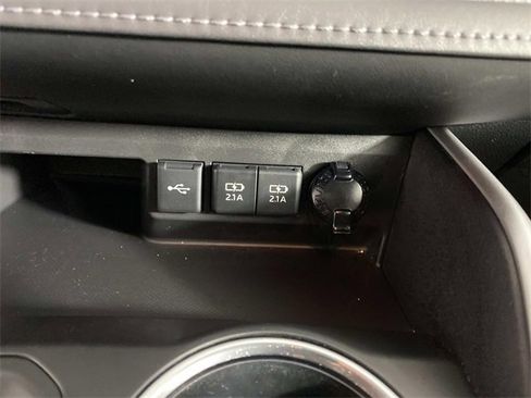 Used 2021 Toyota Highlander XLE image 20