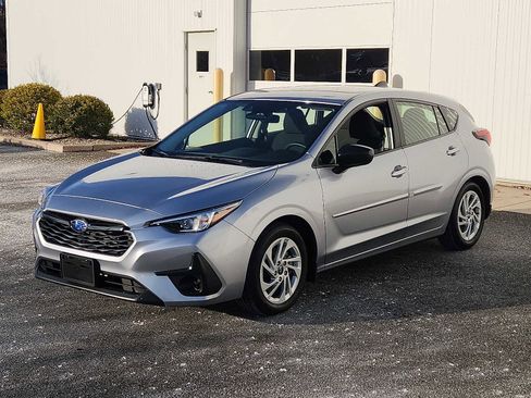 Certified 2025 Subaru Impreza 2.0i image 3