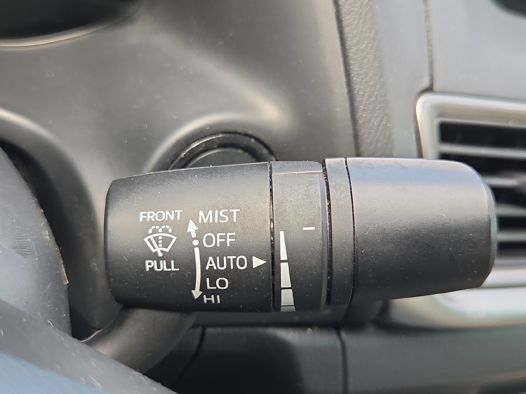 Used 2018 MAZDA MAZDA3 Sport w/ Preferred Equipment Package FWD image 34