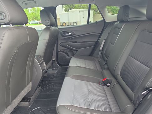 Used 2025 Chevrolet Trax LT w/ Driver Confidence Package FWD image 24
