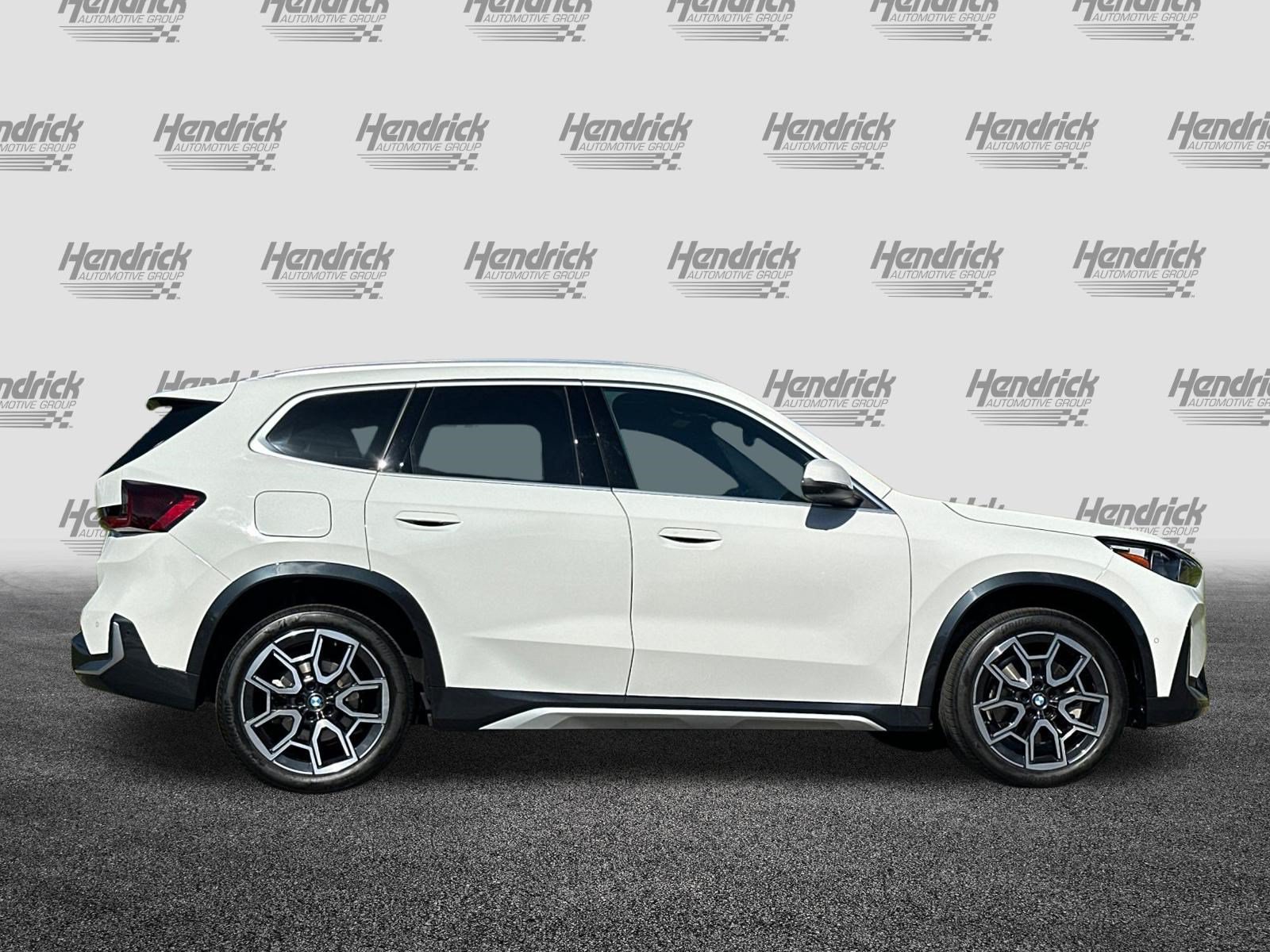 Used 2026 BMW X1 xDrive28i w/ Technology Package AWD/4WD image 3