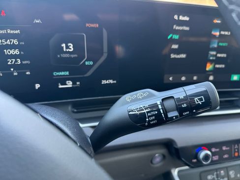 Used 2025 Kia Carnival SX image 21