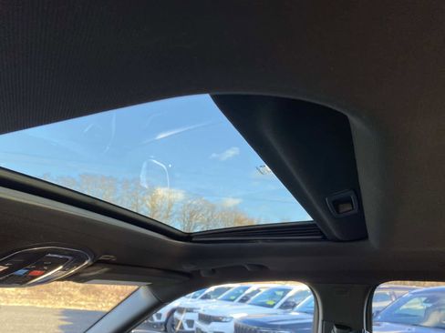 New 2025 Jeep Grand Cherokee Laredo image 8