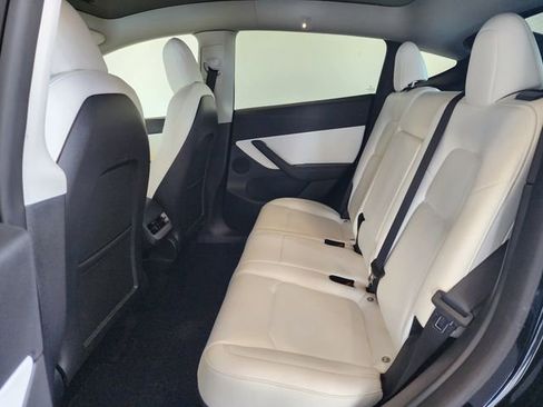 Used 2022 Tesla Model Y Long Range AWD/4WD image 14