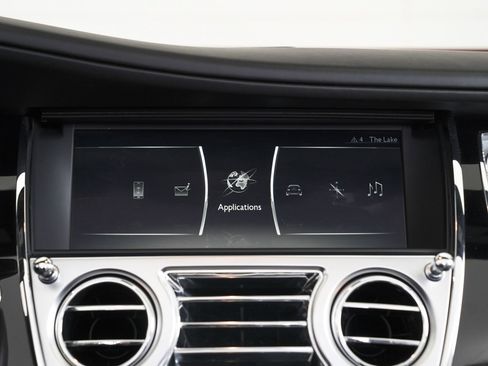 Used 2020 Rolls-Royce Dawn image 75