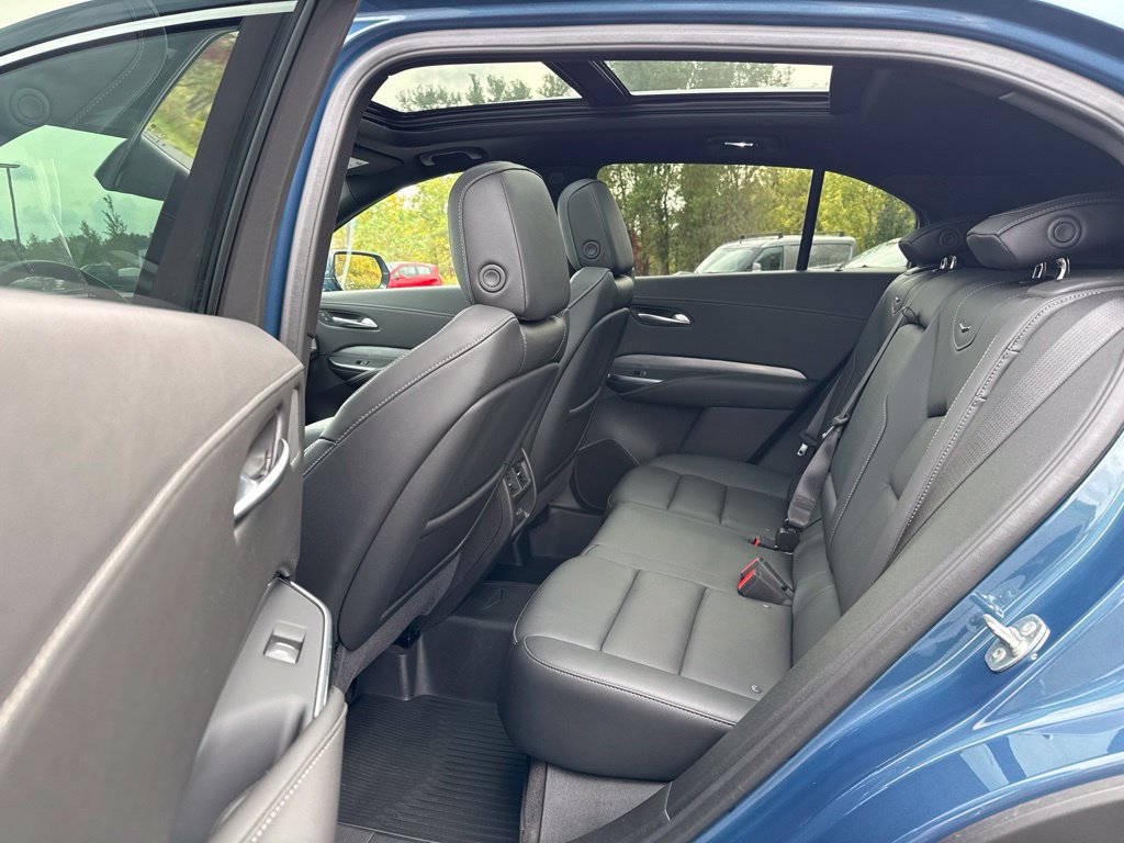 Used 2025 Cadillac XT4 Premium Luxury AWD/4WD image 23