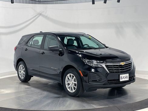 Used 2024 Chevrolet Equinox LS AWD/4WD image 38