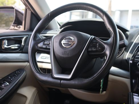 Used 2017 Nissan Maxima 3.5 SV FWD image 7
