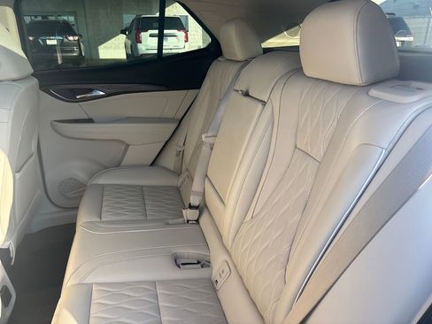 Used 2023 Buick Envision Avenir image 31