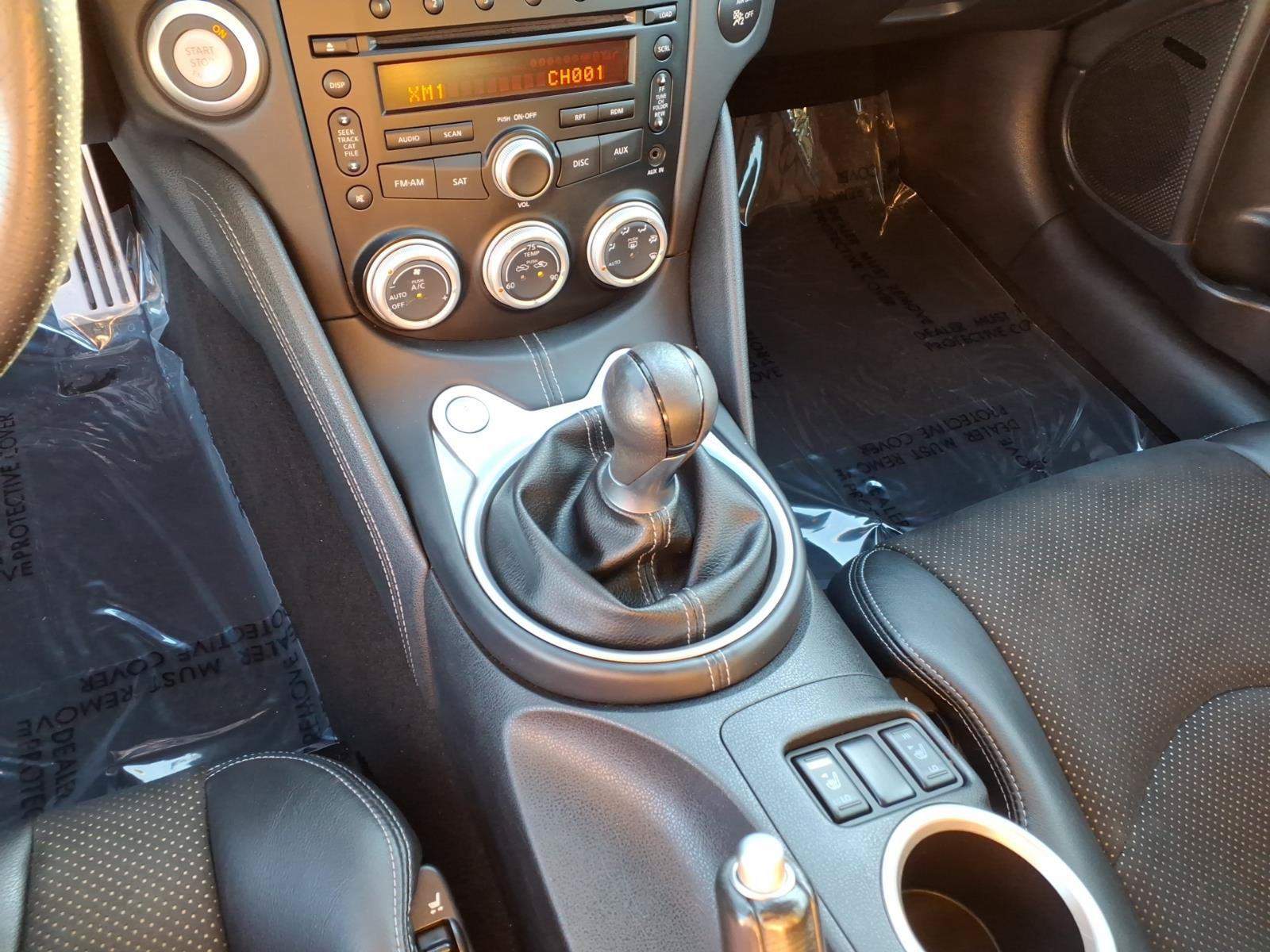 Used 2014 Nissan 370Z Touring w/ Sport Package RWD image 10