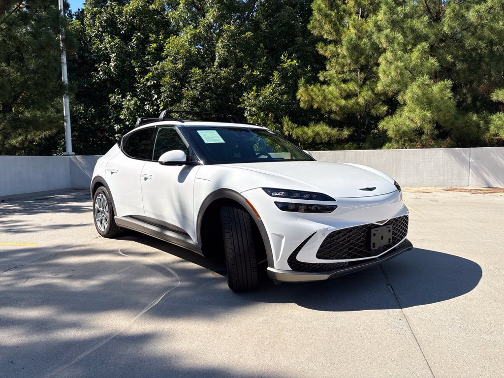 Used 2025 Genesis GV60 RWD image 4
