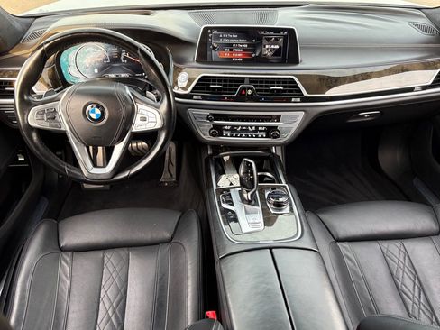 Used 2017 BMW 750i image 13