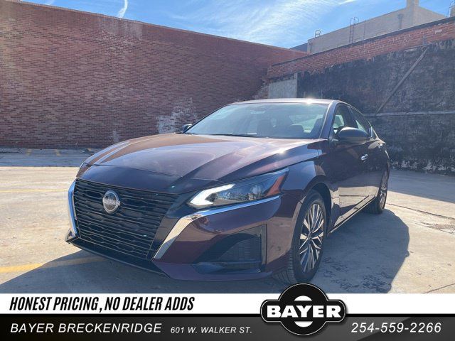 Used 2025 Nissan Altima 2.5 SV FWD image 1