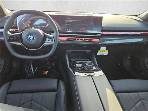 Used 2026 BMW i5 eDrive40 w/ Convenience Package image 14