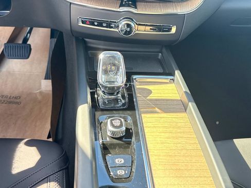 New 2026 Volvo XC60 B5 Plus w/ Climate Package image 24
