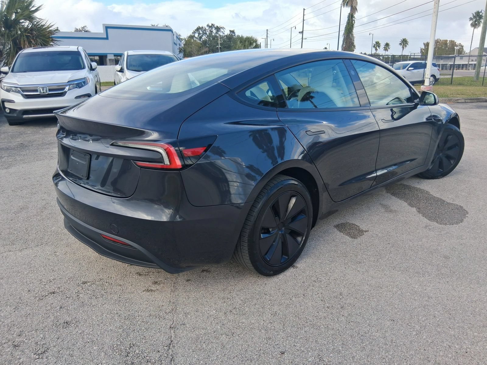 Used 2024 Tesla Model 3 Standard Range RWD image 5