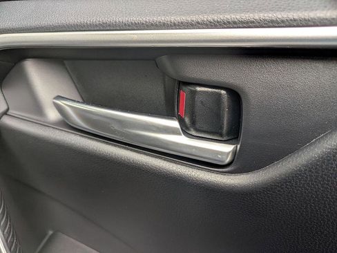 Used 2025 Toyota RAV4 XLE Premium image 36