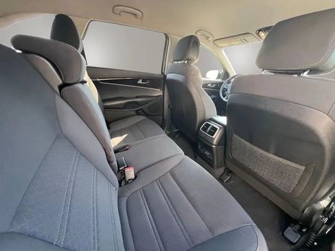 Used 2016 Kia Sorento L FWD image 13