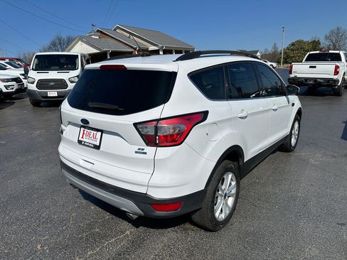 Used 2018 Ford Escape SE image 4