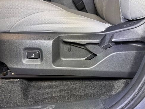 Used 2025 Toyota Tacoma SR5 image 23