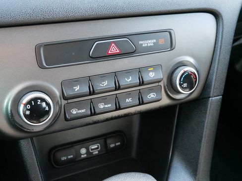 Used 2017 Kia Sportage LX image 24