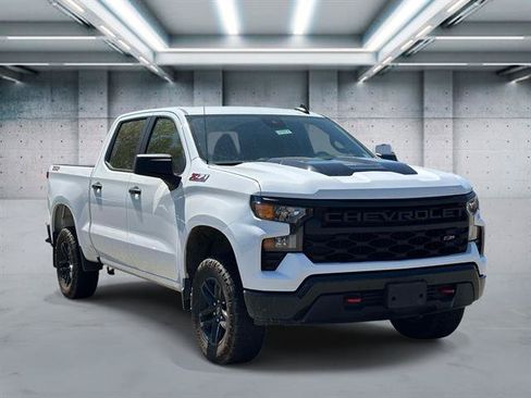 Used 2022 Chevrolet Silverado 1500 Custom Trail Boss AWD/4WD image 2